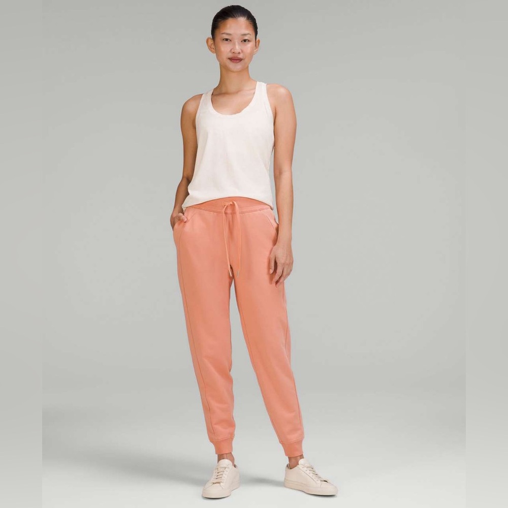 Lululemon scuba jogger size 4